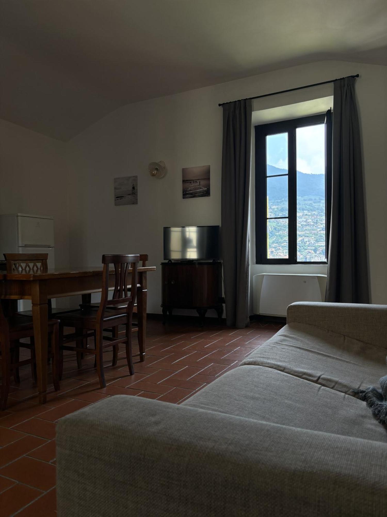Aparthotel Castello Oldofredi Monte Isola Exterior foto