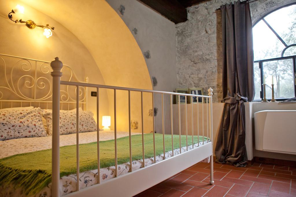 Aparthotel Castello Oldofredi Monte Isola Zimmer foto