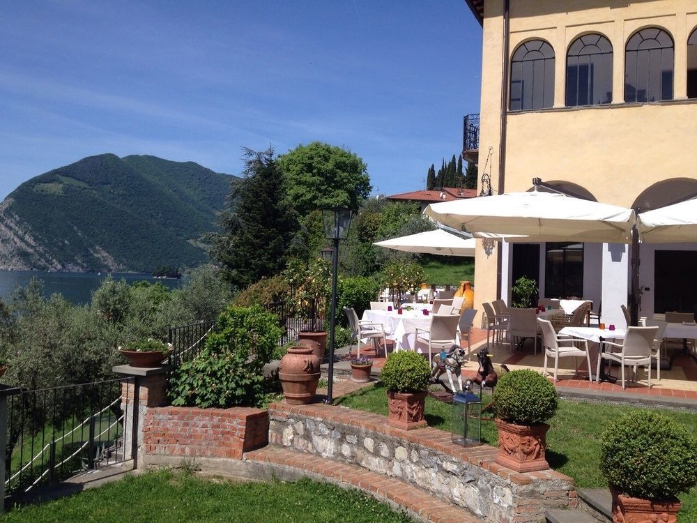 Aparthotel Castello Oldofredi Monte Isola Exterior foto