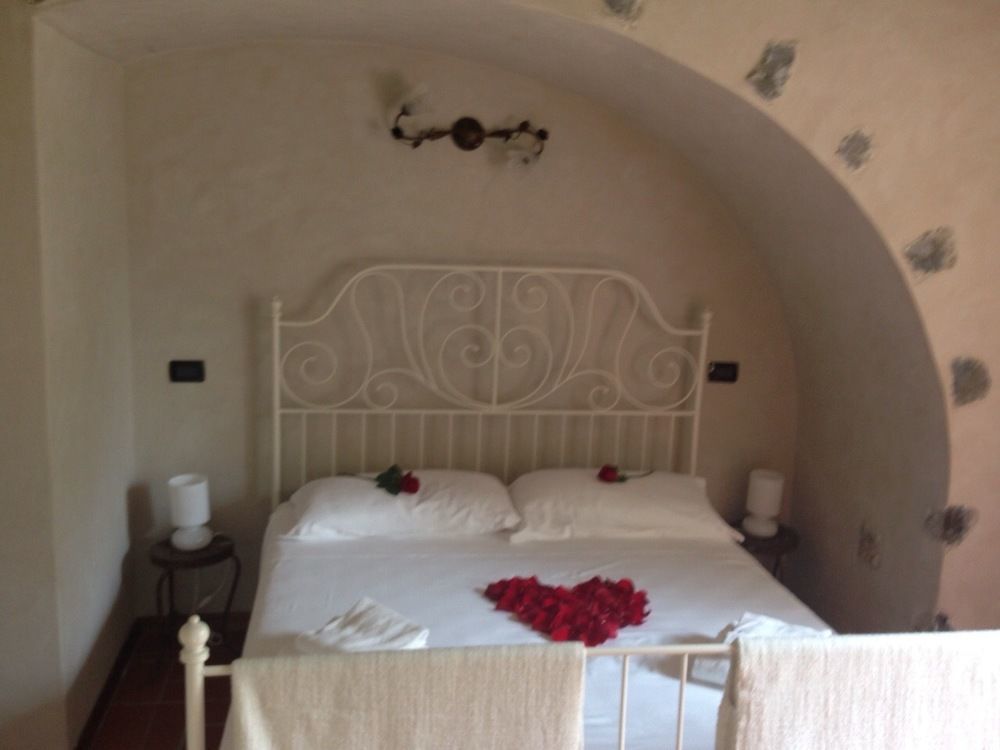 Aparthotel Castello Oldofredi Monte Isola Exterior foto