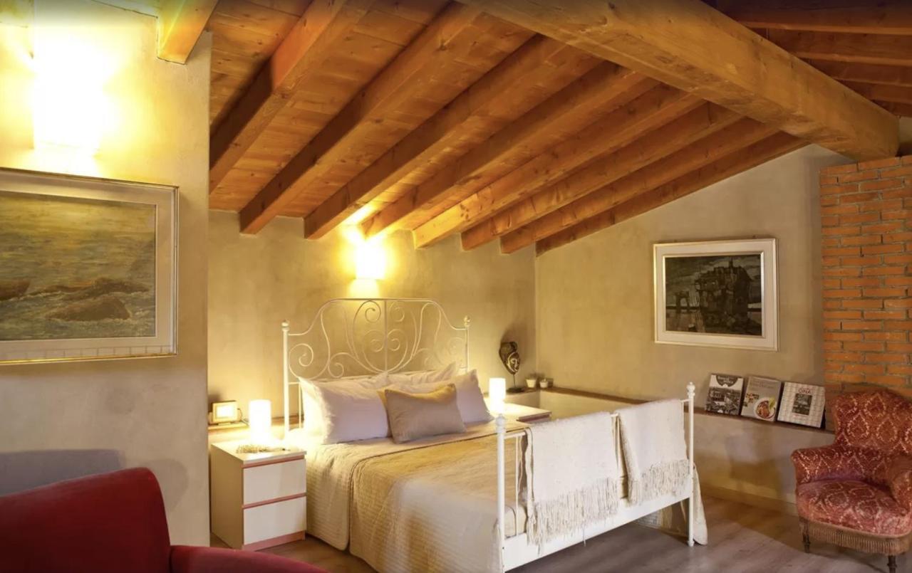 Aparthotel Castello Oldofredi Monte Isola Exterior foto