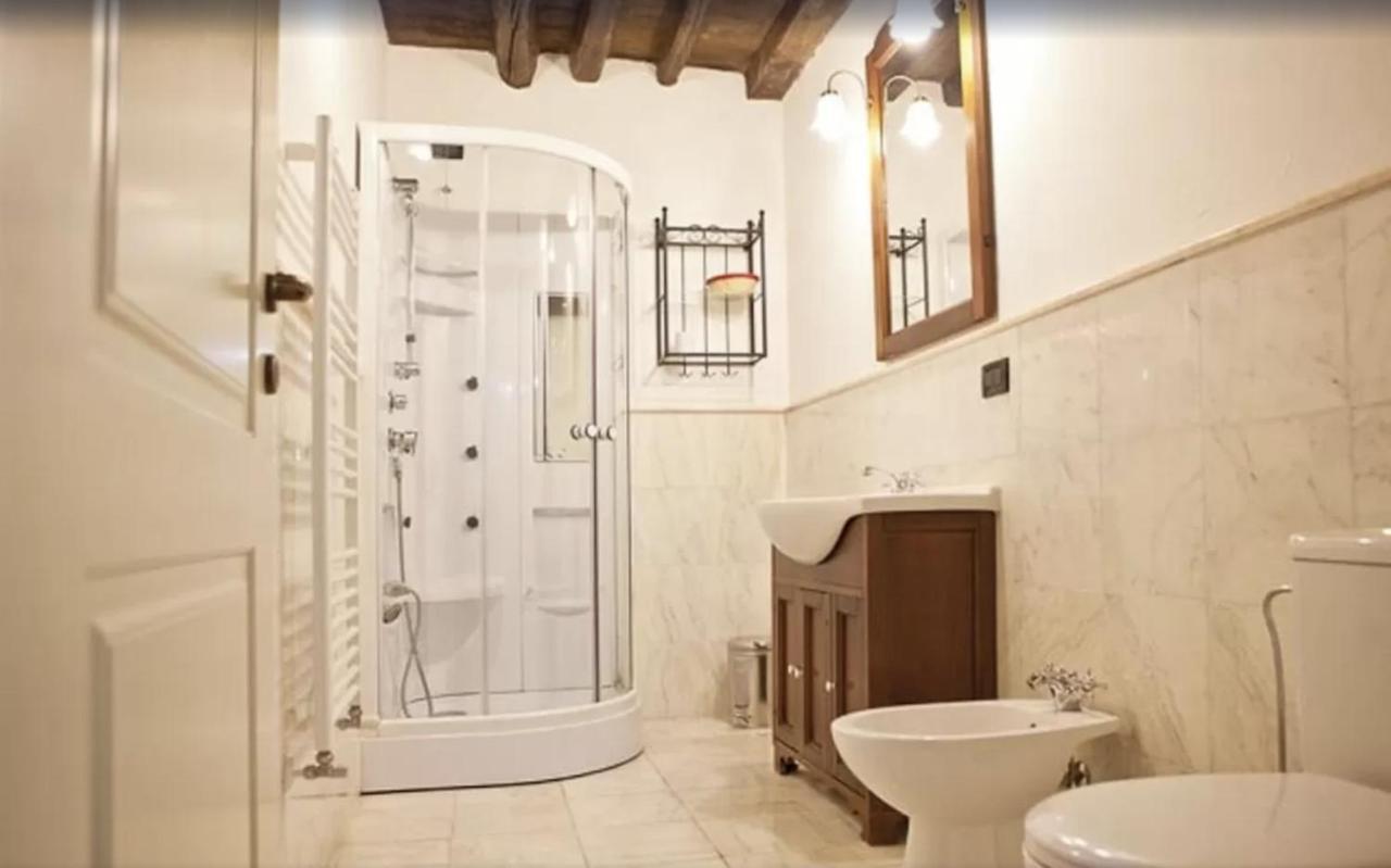 Aparthotel Castello Oldofredi Monte Isola Exterior foto